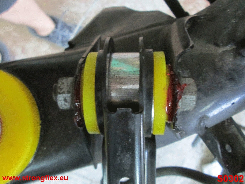 Silentblock de horquilla trasera SPORT BMW Serie 1 E81 E82 E87 E88 M1 E90 (031590A)