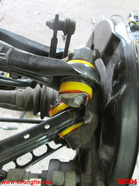 Silentblock del brazo de control superior trasero al buje SPORT BMW Serie 1 (031591A)