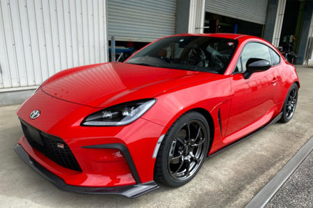 Faldón delantero GReddy × Voltex de carbono para GR86
