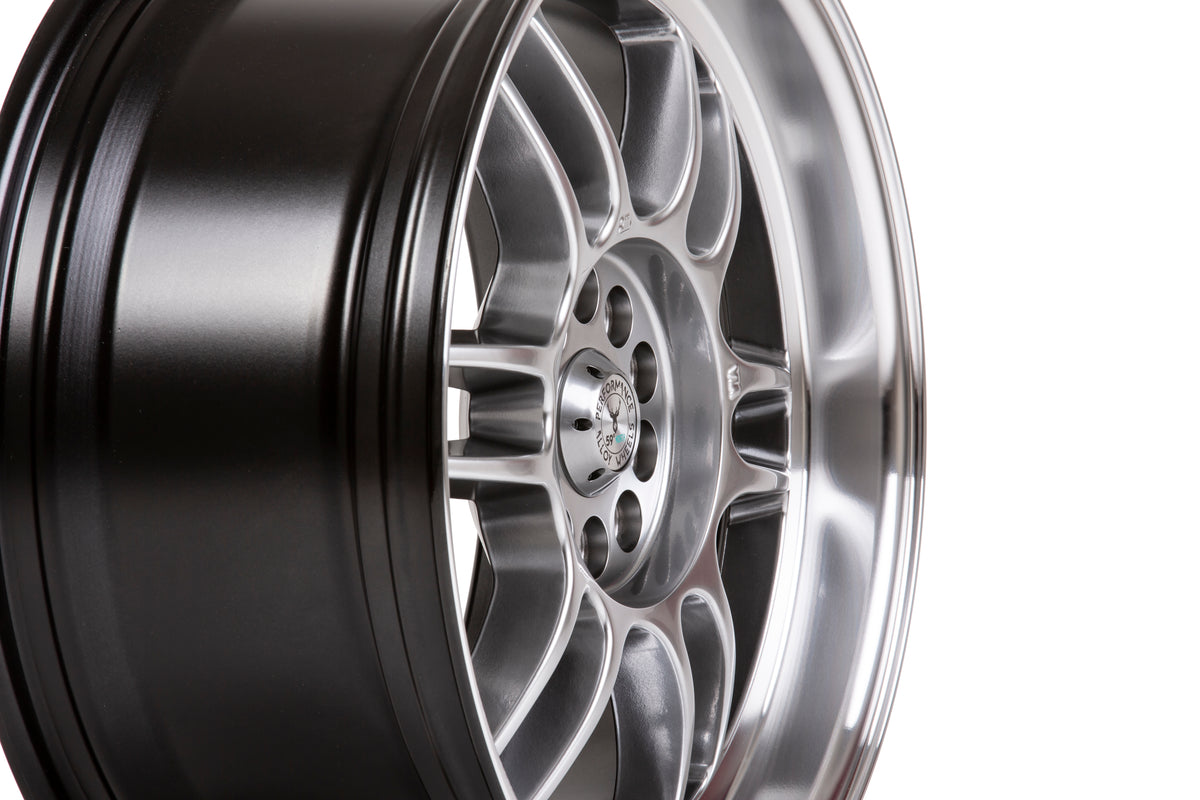 Llanta 59°North D-006 18x8,5" 5x114.3/120 ET35 negro hyper