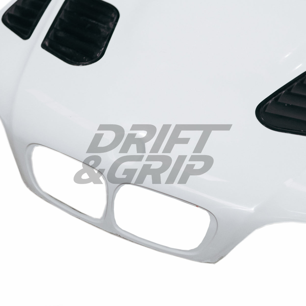 Capó BMW M3 E46 coupé con rejillas - fibra