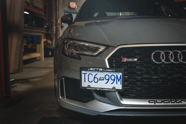 Soporte de matrícula en el gancho de remolque CTS Turbo Audi A3, S3 y RS3 8V