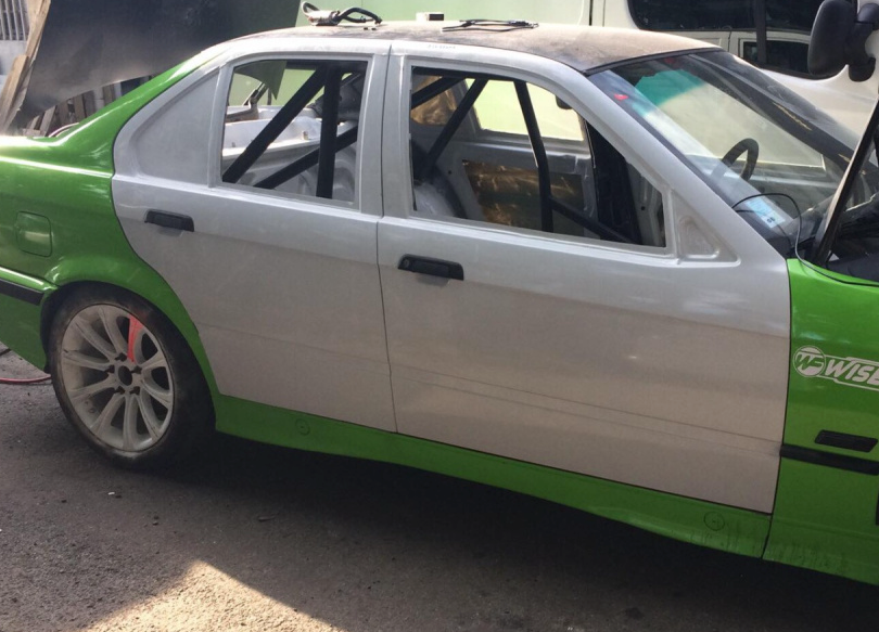 4 PUERTAS BMW E36 BERLINA - FIBRA