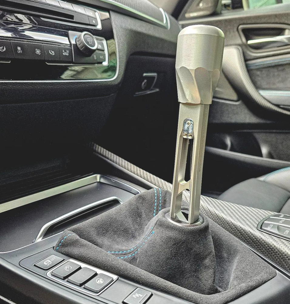 Short shifter NP Parts V2 plata para BMW