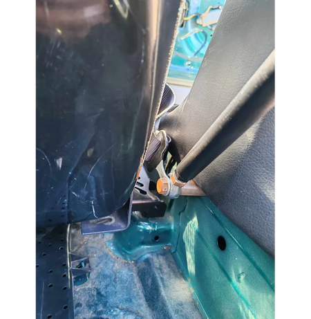 Barra anclaje arneses BMW E36