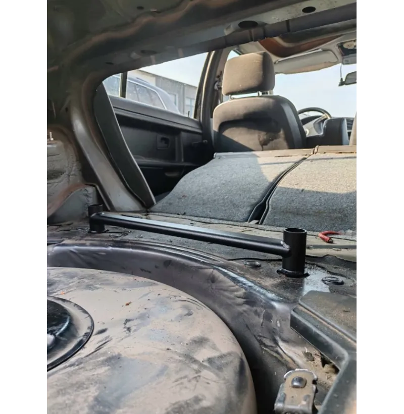 Barra inferior trasera de subchasis BMW E46
