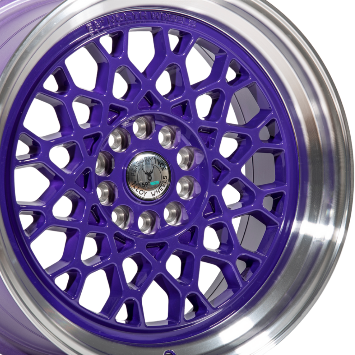 Llanta 59°North D-008 18x11" 5x114.3/120 ET8 morado brillo con labio pulido