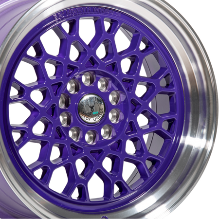 Llanta 59°North D-008 18x11" 5x114.3/120 ET8 morado brillo con labio pulido