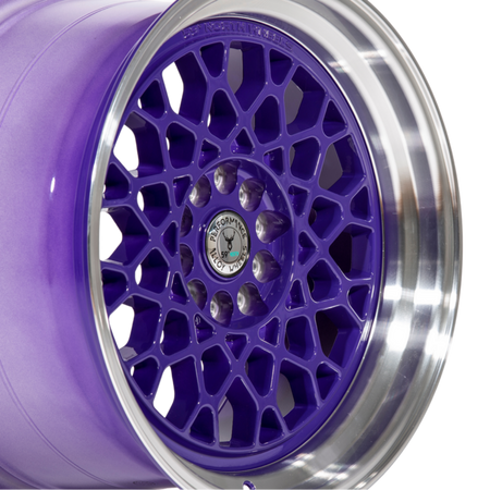 Llanta 59°North D-008 18x11" 5x114.3/120 ET8 morado brillo con labio pulido