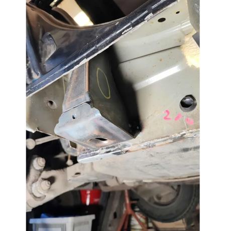 Puntos de elevación traseros BMW E39