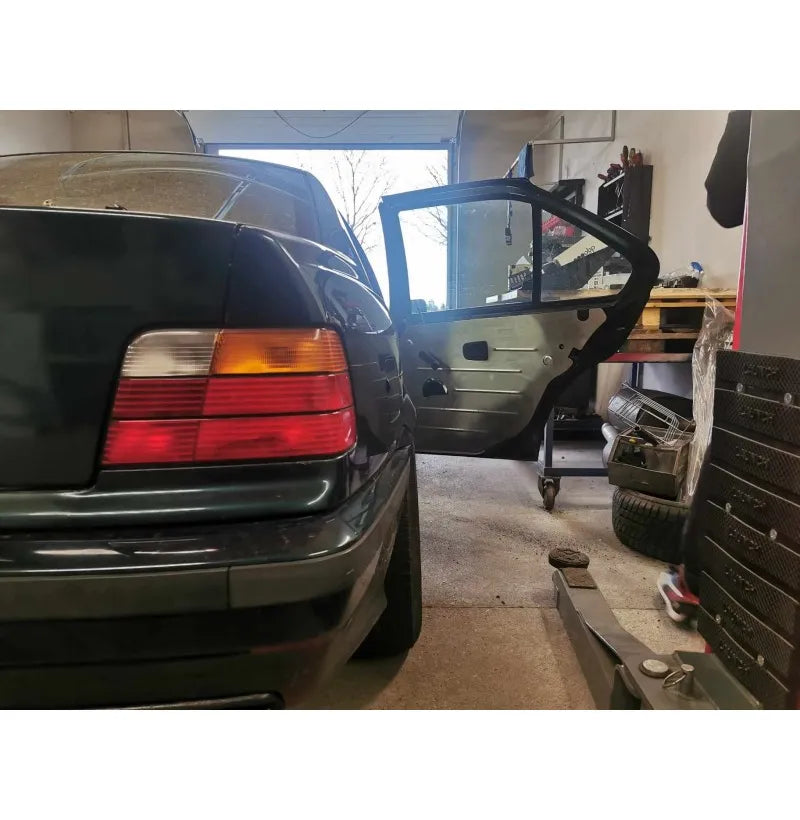 Paneles puerta traseros aluminio BMW E36 berlina