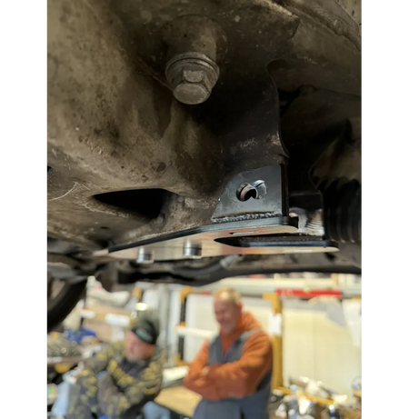 Refuerzo cuna delantera acero BMW E9X y E8X