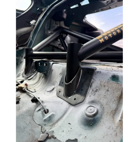 Refuerzo interior anclajes subchasis BMW E36