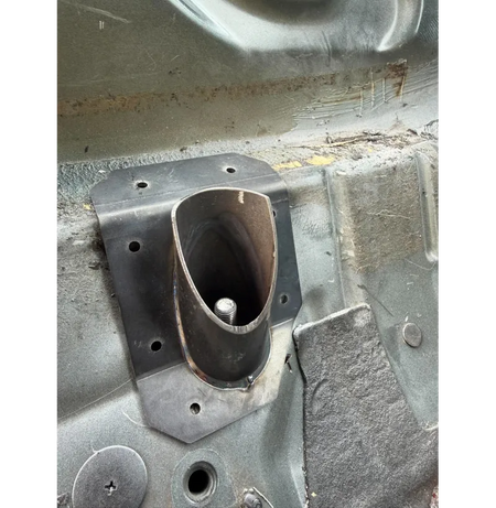 Refuerzo interior anclajes subchasis BMW E46