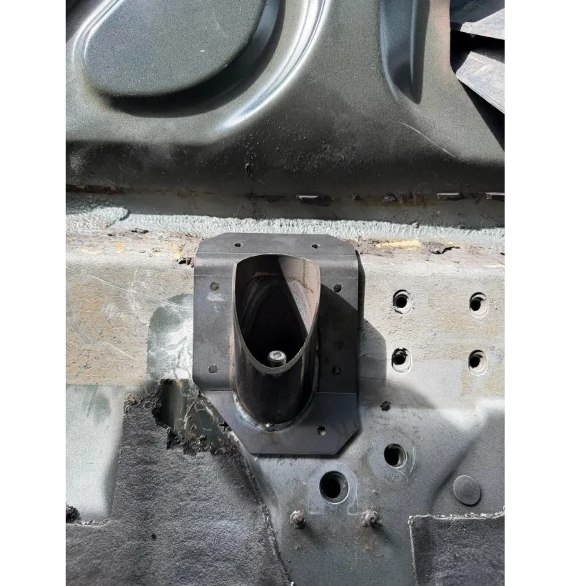 Refuerzo interior anclajes subchasis BMW E46