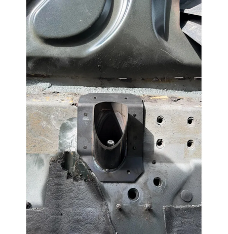 Refuerzo interior anclajes subchasis BMW E46