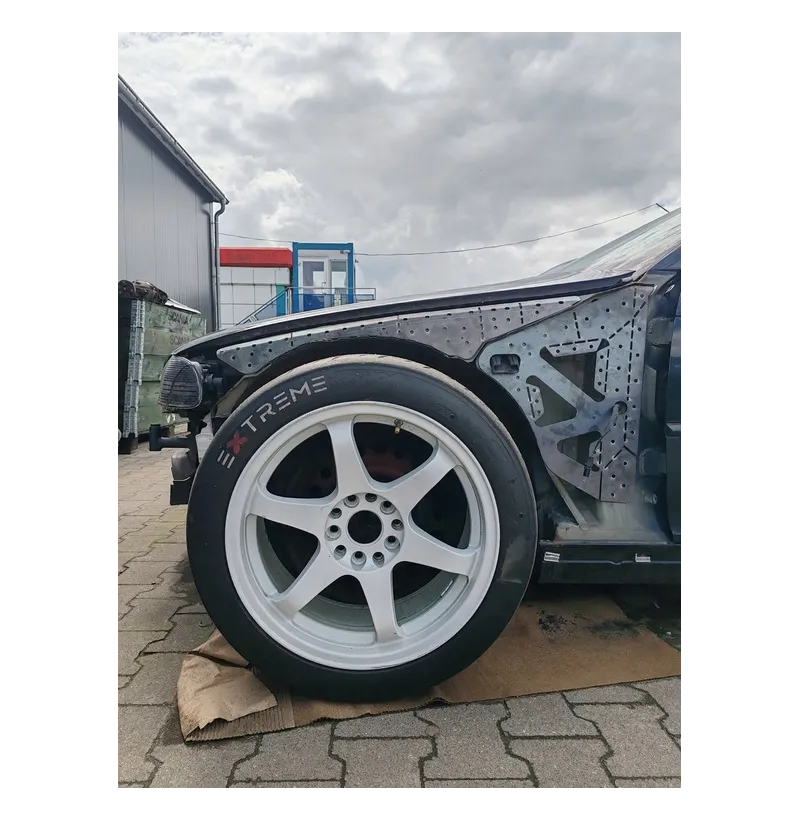 Refuerzos pasos de rueda delanteros BMW E46